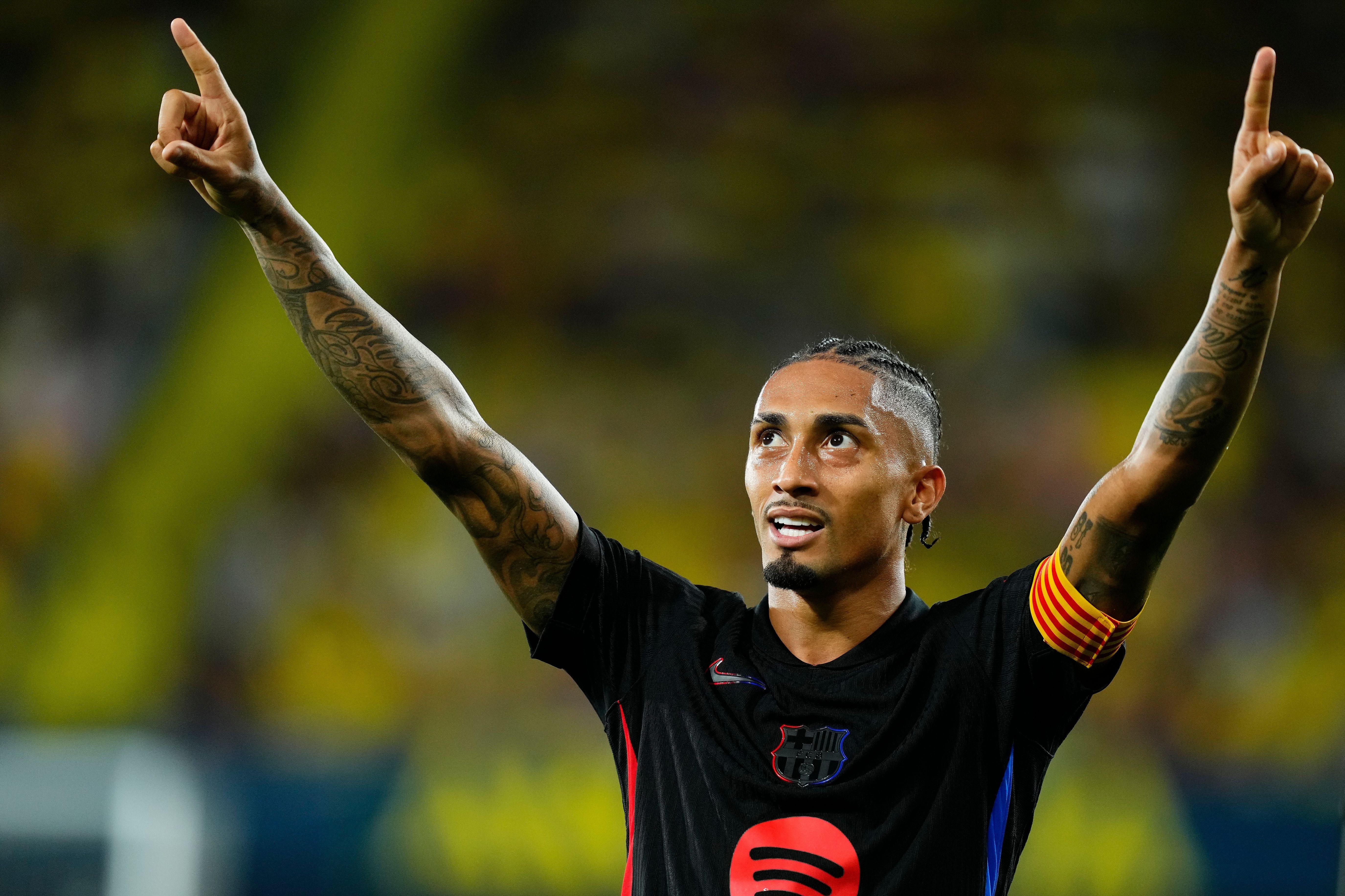 爱游戏平台-巴塞罗那豪取胜利，欧冠冠军梦还在继续