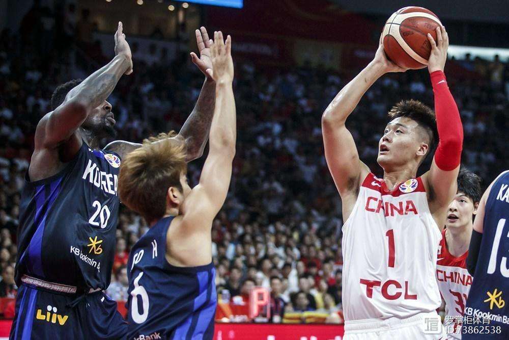 爱游戏入口-河南男篮团结一致，紧密合作战胜对手