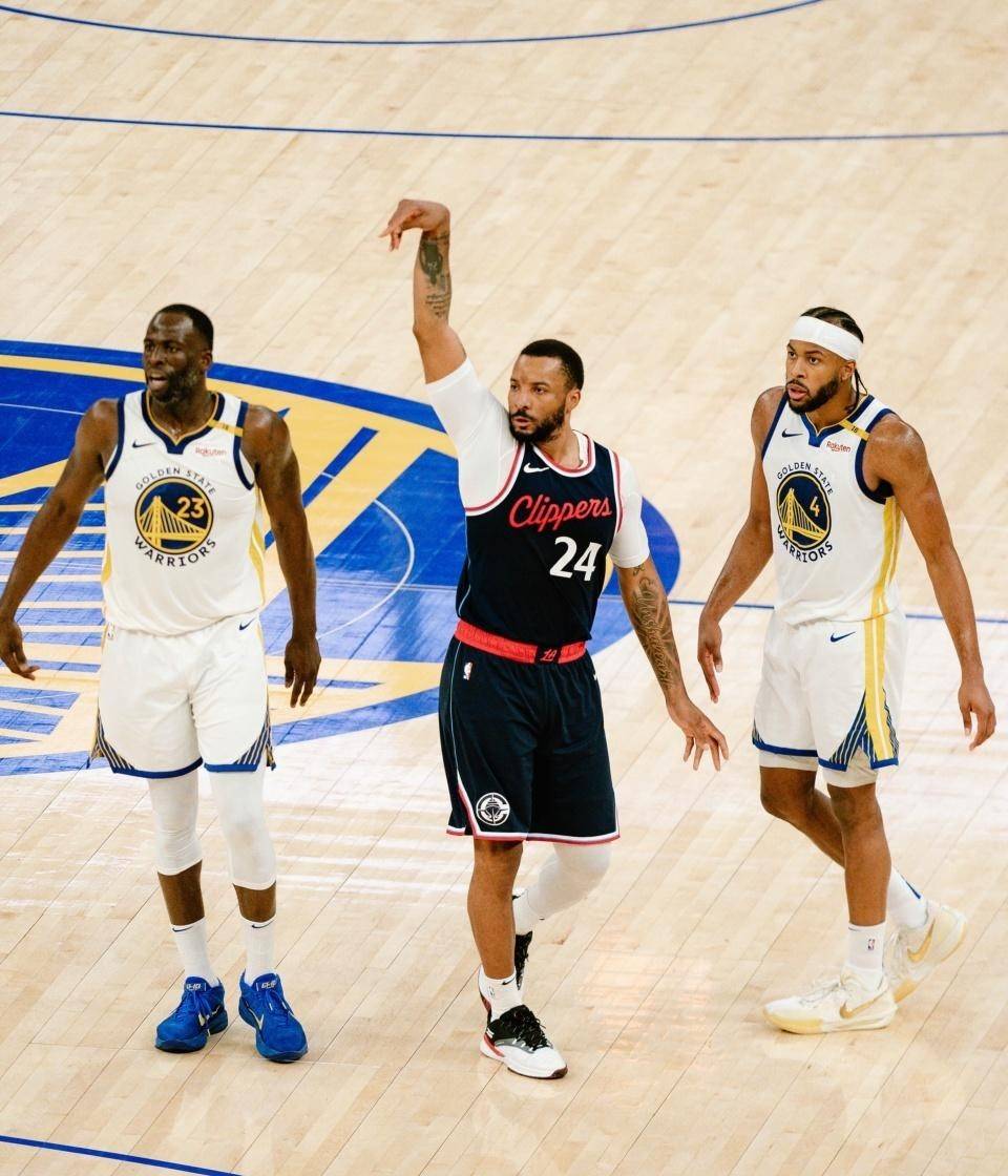 勇士再次力克森林狼,继续领跑西部 勇士再次力克森林狼,继续领跑西部