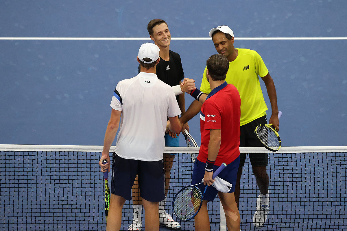 爱游戏在线登录-澳洲篮球巅峰对决，球星争夺荣耀