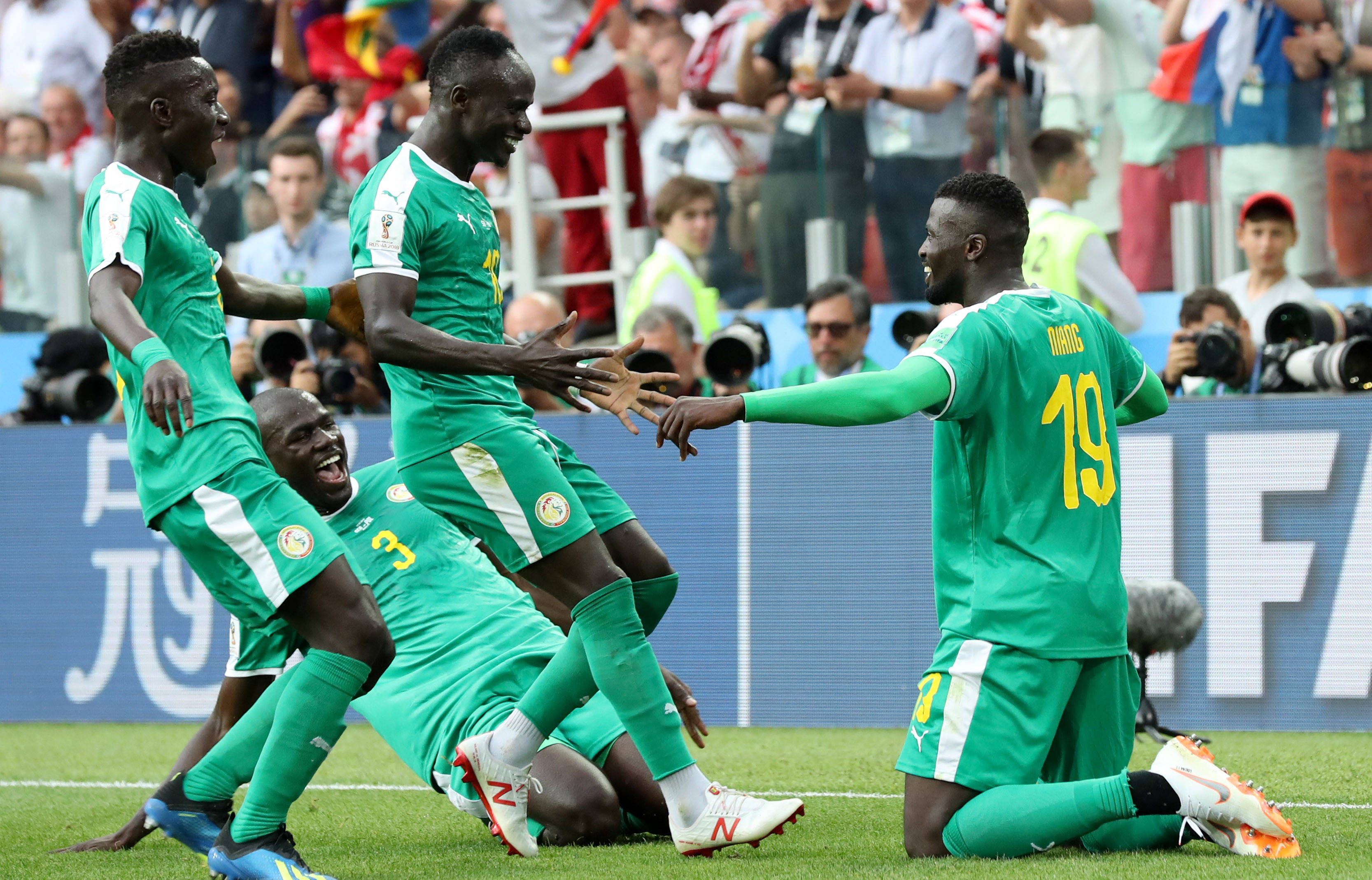 英格兰队在比赛中成功逆转局势 英格兰队在比赛中成功逆转局势