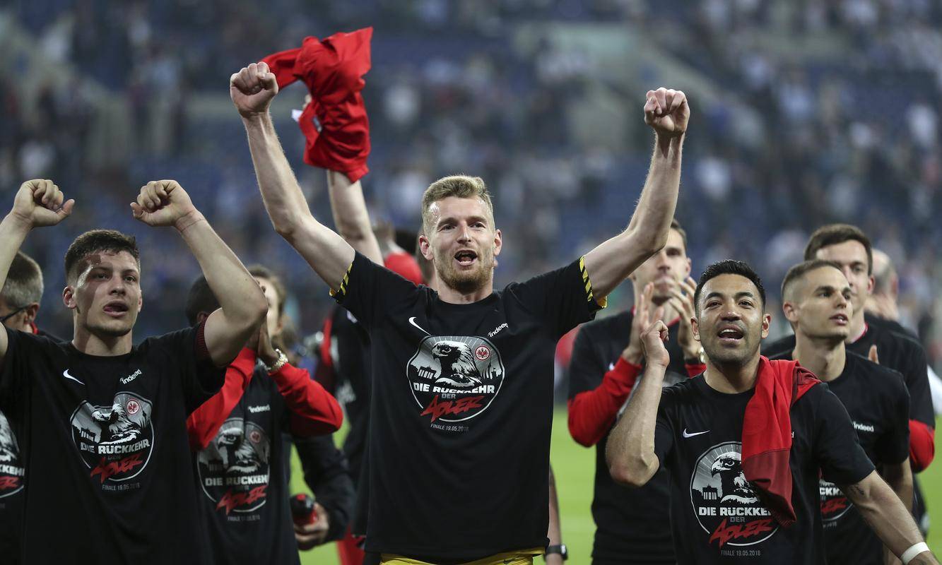 法兰克福客场以比战胜弗赖堡 法兰克福客场以比战胜弗赖堡