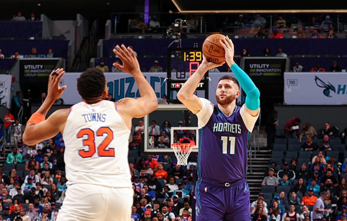 爱游戏app下载-关于尼克斯惨败黄蜂，兰德尔21+12数据不惧开场的信息