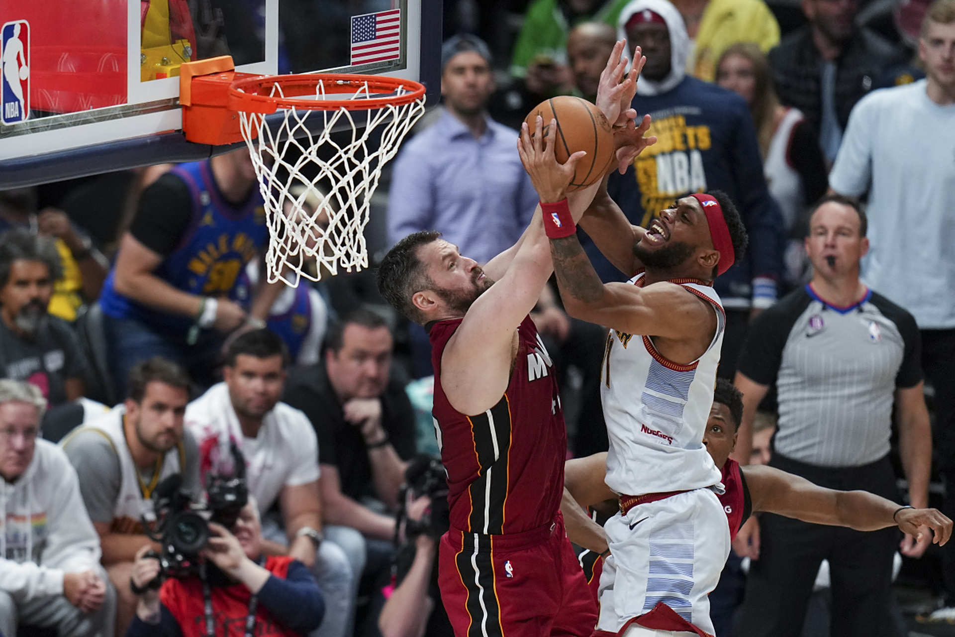 爱游戏地址-关于掘金击败热火，取得五连胜的信息