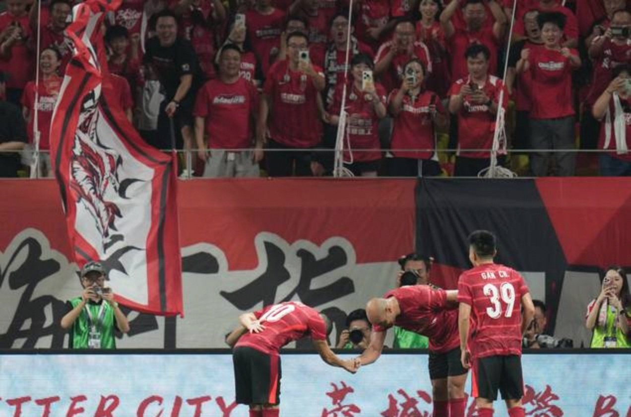 包含亚冠赛场内幕:东亚球队冲刺夺冠路线的词条 包含亚冠赛场内幕:东亚球队冲刺夺冠路线的词条