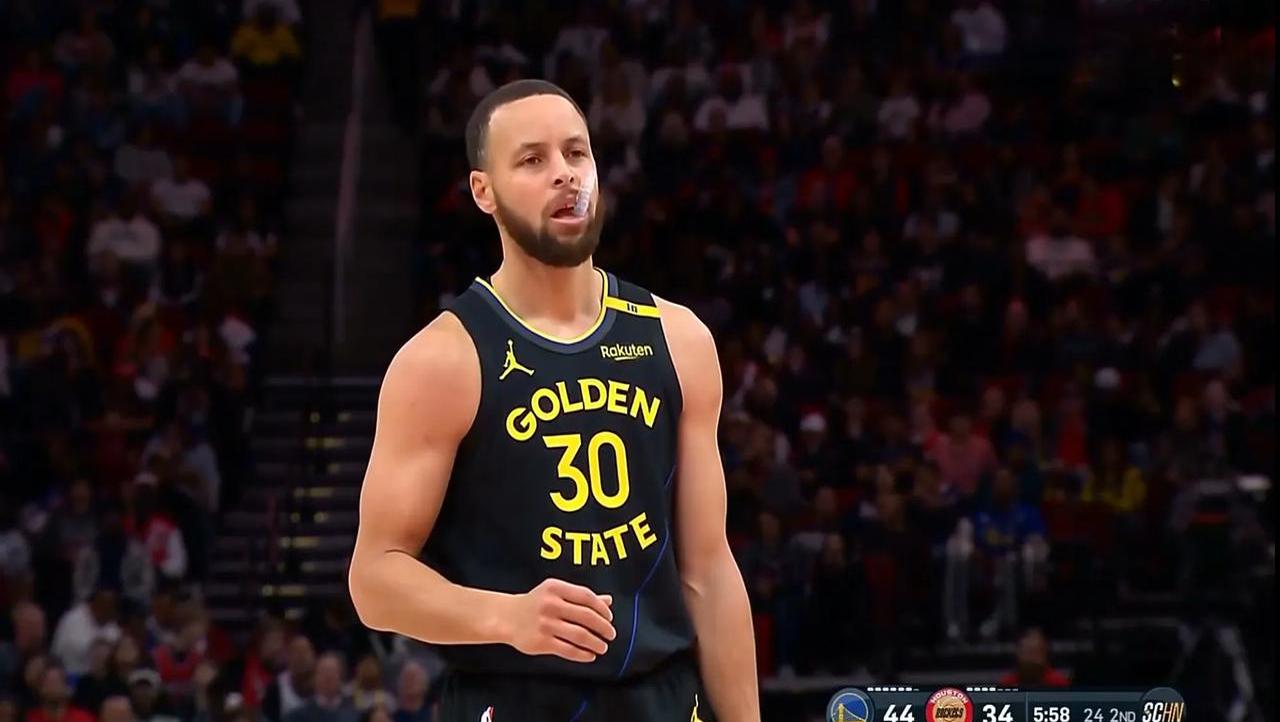 勇士球星在比赛中爆发轰下+分的简单介绍 勇士球星在比赛中爆发轰下+分的简单介绍