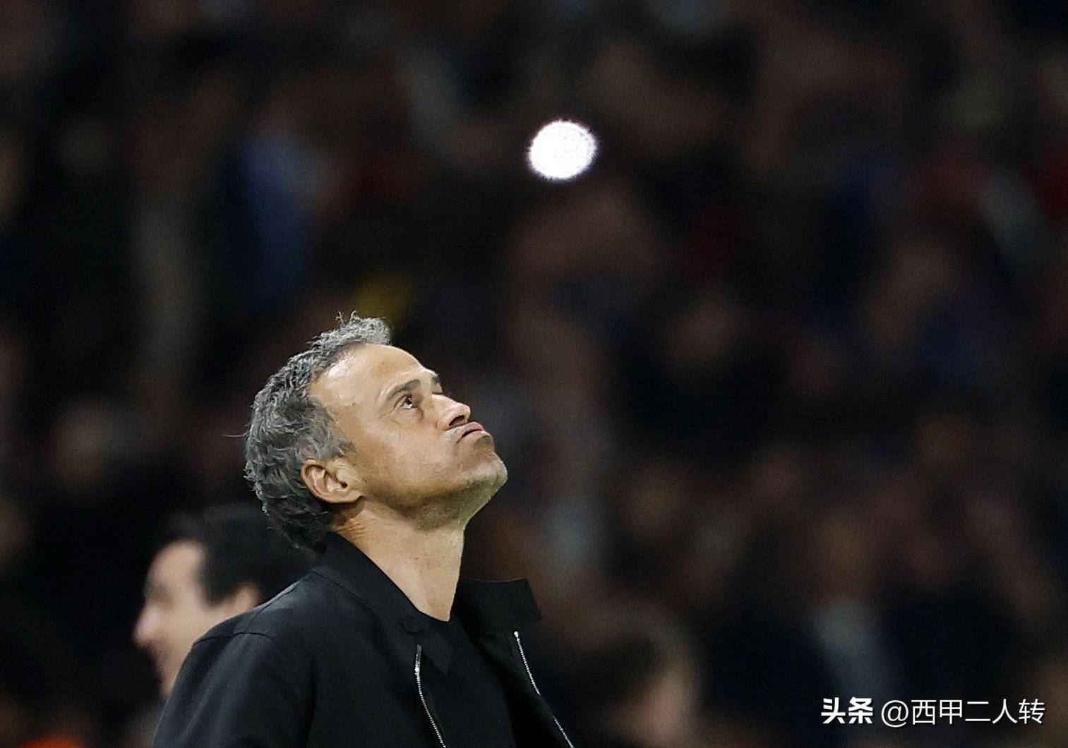 爱游戏官方-关于众球星齐聚巴黎，为失去的前队友默哀的信息