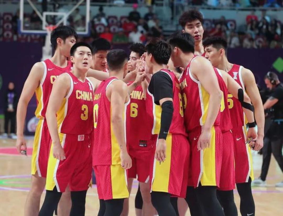 篮球战队集体开工训练,备战新赛季首战 篮球战队集体开工训练,备战新赛季首战